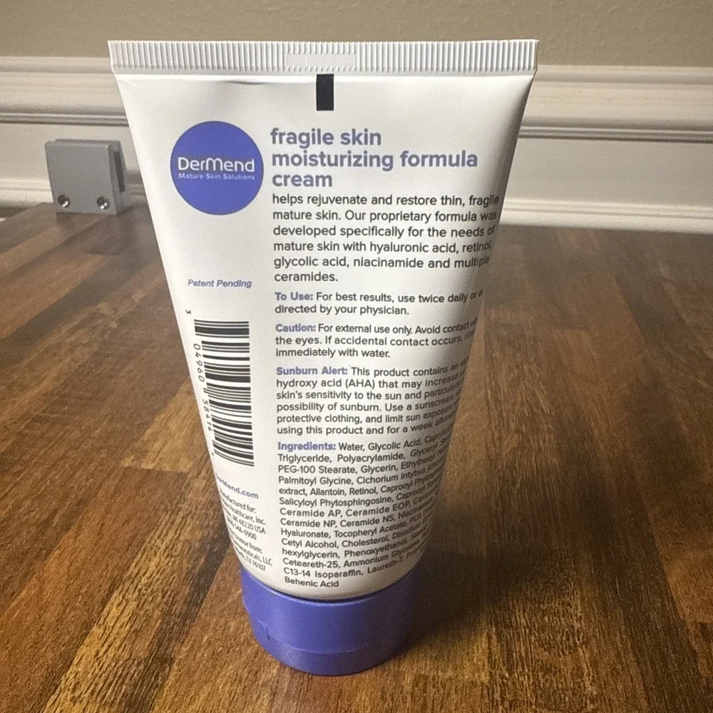 Dermend  fragile skin moisturizing formula 4.5